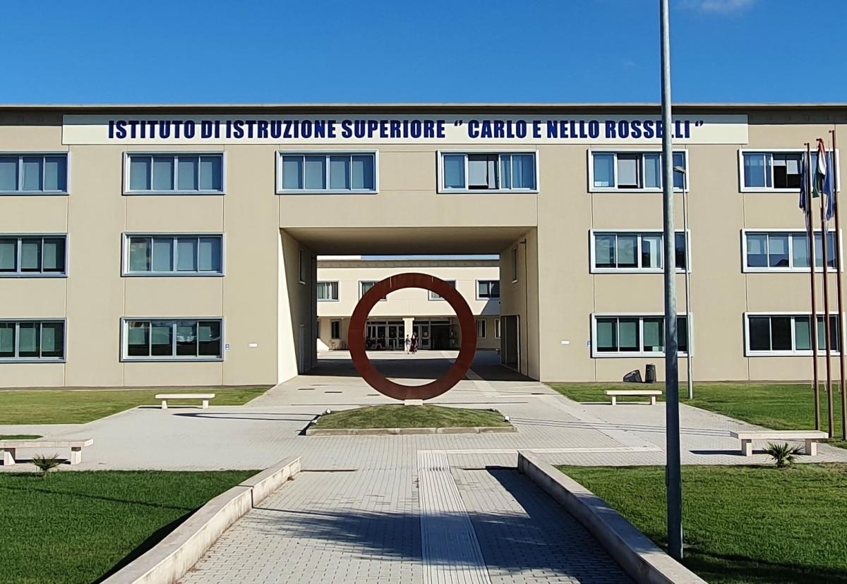 All’istituto Rosselli di Aprilia studenti ammessi “con riserva”, altri esclusi a loro insaputa